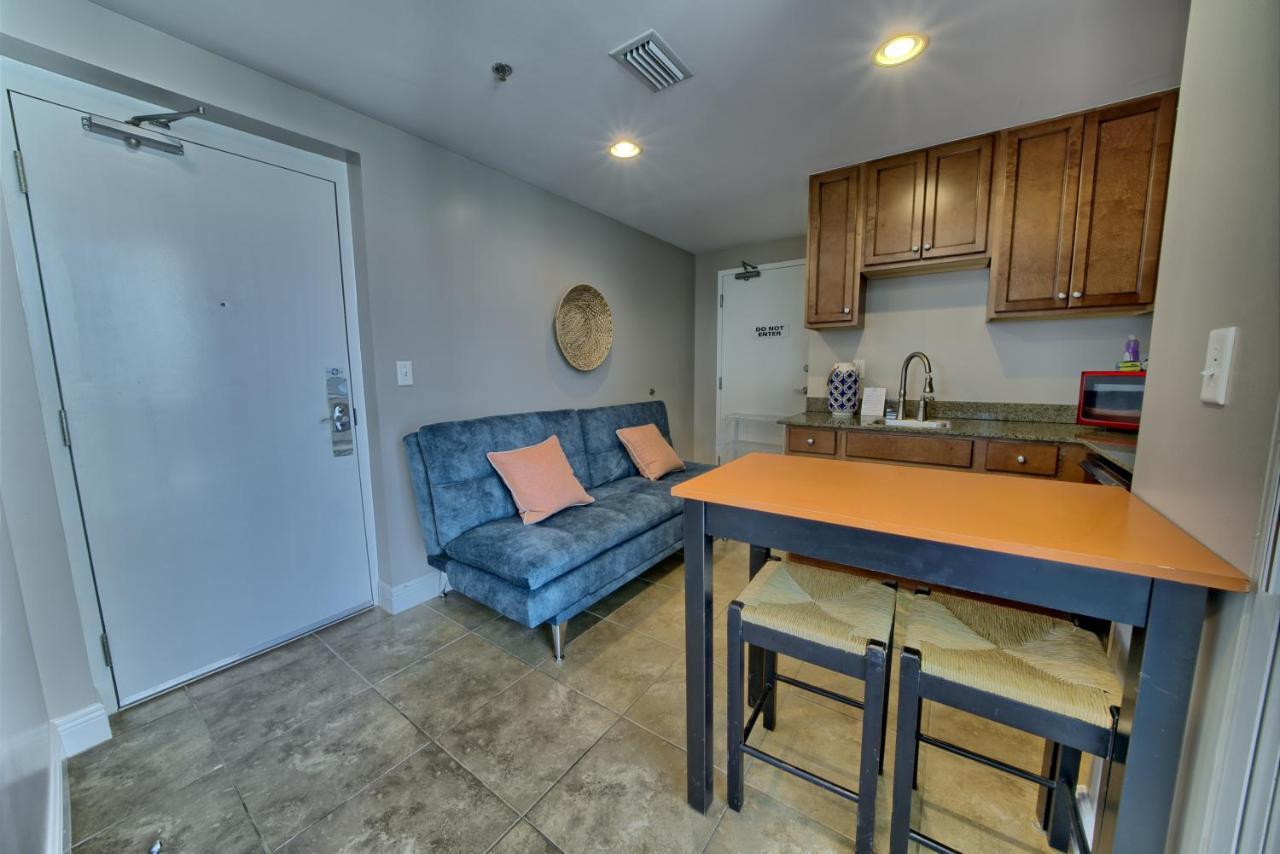Sterling Breeze - Cozy Beachfront One Bedroom Condo Panama City Beach Bagian luar foto